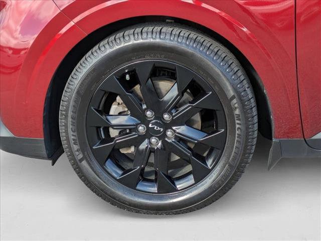Photo of 2024 Flare Red Kia Carnival