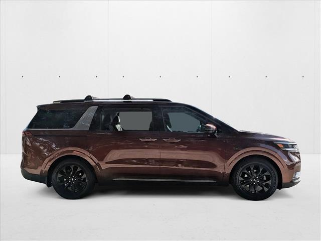 Photo of 2024 Flare Red Kia Carnival