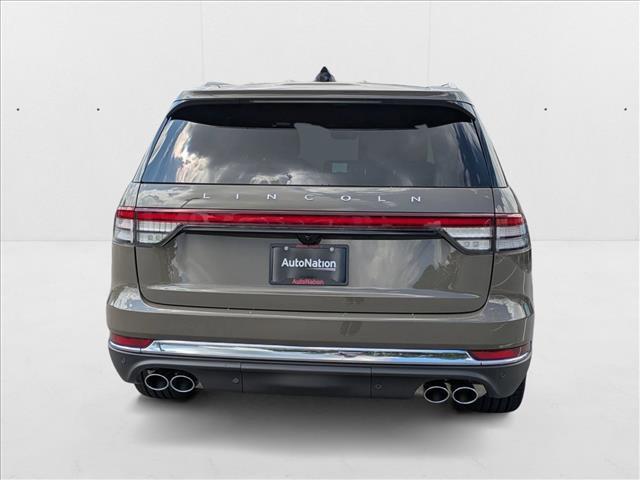 Photo of 2025 Harbor Gray Clearcoat Lincoln Aviator
