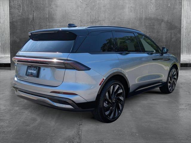 Photo of 2025 Silver Radiance Metallic Clearcoat Lincoln Nautilus