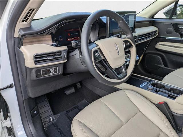 Photo of 2025 Pristine White Metallic Tri-Coat Lincoln Corsair