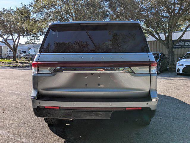 Photo of 2024 Silver Radiance Metallic Clearcoat Lincoln Navigator