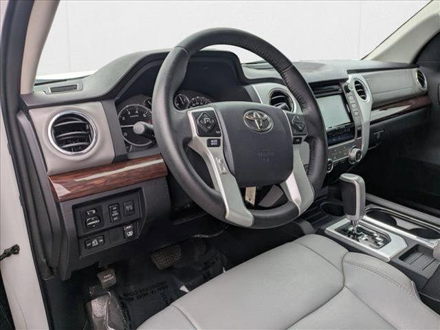 Photo of 2014 White Toyota Tundra