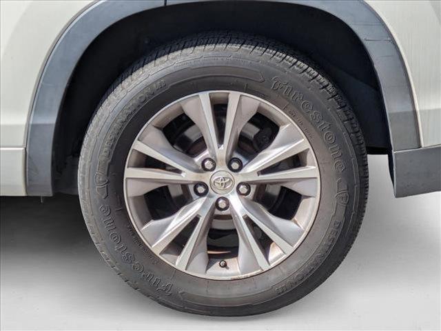Photo of 2014 Blizzard Pearl Toyota Highlander