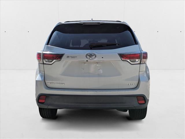 Photo of 2014 Blizzard Pearl Toyota Highlander