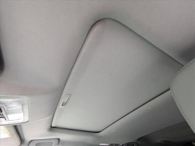 Photo of 2014 Blizzard Pearl Toyota Highlander