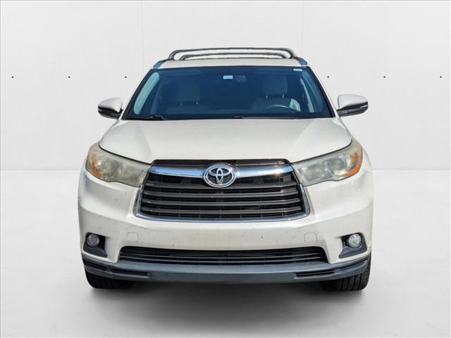 Photo of 2014 Blizzard Pearl Toyota Highlander