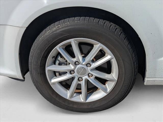 Photo of 2019 White Knuckle Clearcoat Dodge Grand Caravan