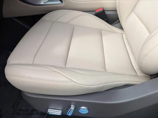 Photo of 2025 Lustrous Gray Metallic Lincoln Nautilus