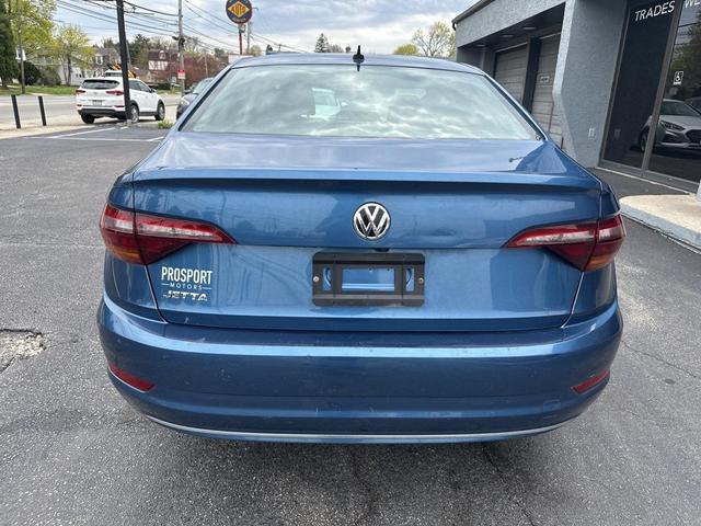 Photo of 2019 Silk Volkswagen Jetta