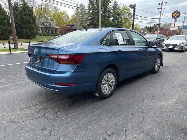 Photo of 2019 Silk Volkswagen Jetta