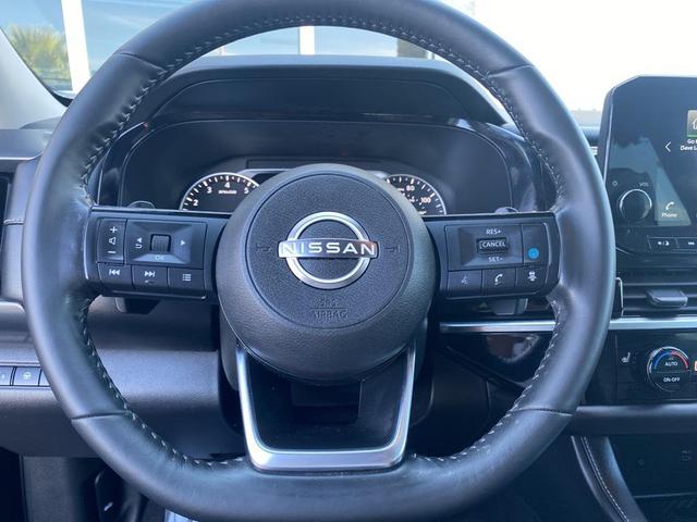 Photo of 2023 Super Black Nissan Pathfinder