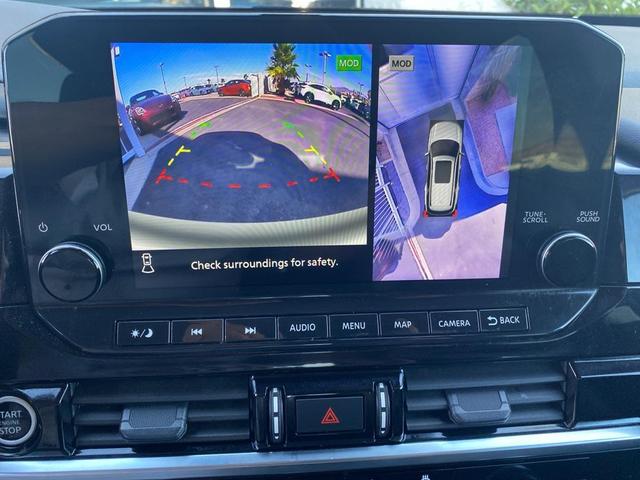 Photo of 2023 Super Black Nissan Pathfinder