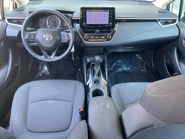 Photo of 2022 Classic Silver Metallic Toyota Corolla