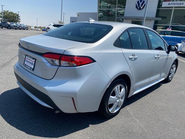 Photo of 2022 Classic Silver Metallic Toyota Corolla