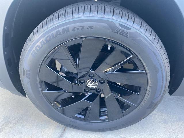 Photo of 2026 White Volkswagen Atlas Cross Sport