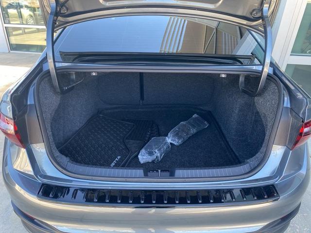 Photo of 2024 Platinum Gray Metallic Volkswagen Jetta