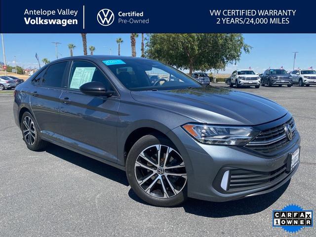 Photo of 2024 Platinum Gray Metallic Volkswagen Jetta