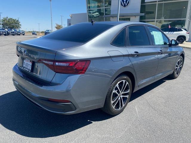 Photo of 2024 Platinum Gray Metallic Volkswagen Jetta