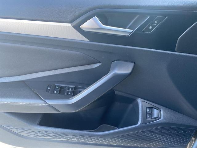 Photo of 2024 Platinum Gray Metallic Volkswagen Jetta