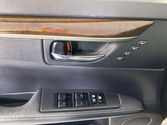 Photo of 2015 Gold Lexus ES 350