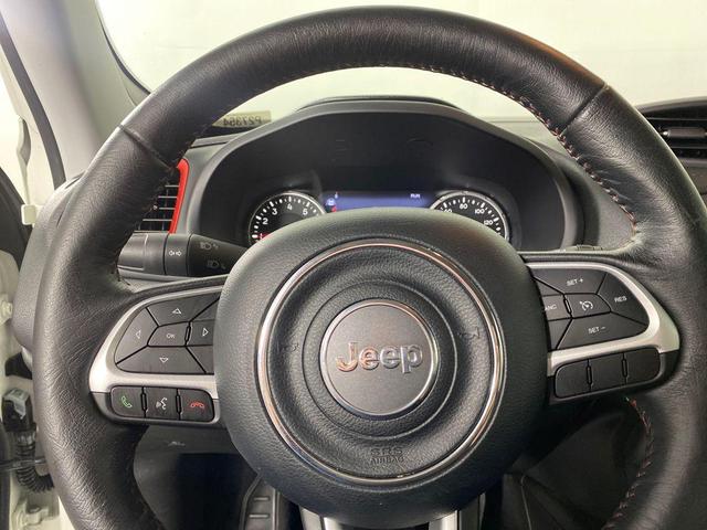 Photo of 2021 Alpine White Clearcoat Jeep Renegade