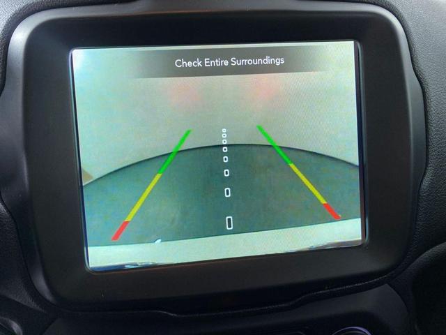 Photo of 2021 Alpine White Clearcoat Jeep Renegade