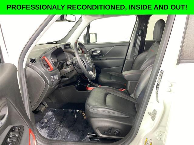 Photo of 2021 Alpine White Clearcoat Jeep Renegade