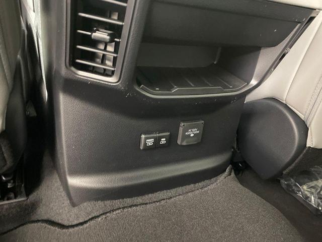 Photo of 2025 Midnight Black Metallic Toyota Tundra Hybrid