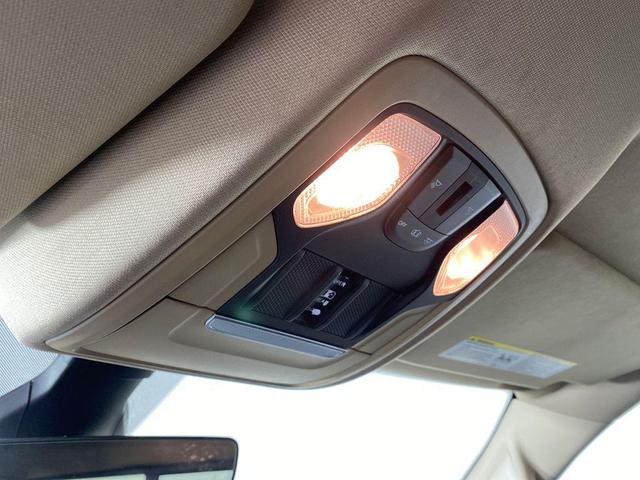 Photo of 2019 Diamond Black Crystal Pearlcoat RAM 1500