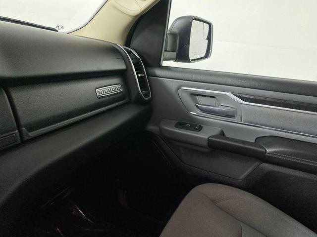 Photo of 2019 Diamond Black Crystal Pearlcoat RAM 1500