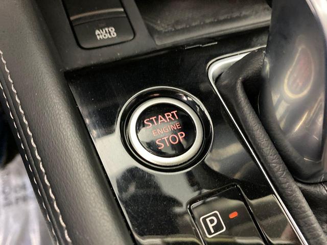 Photo of 2024 Electric Blue Metallic Nissan Kicks