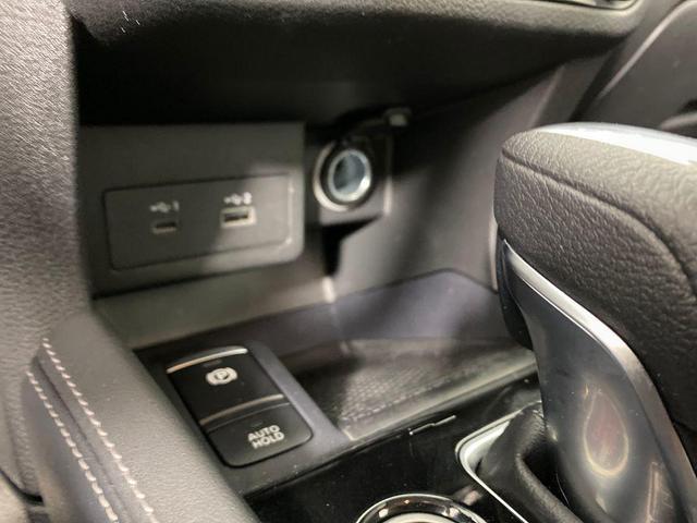Photo of 2024 Electric Blue Metallic Nissan Kicks