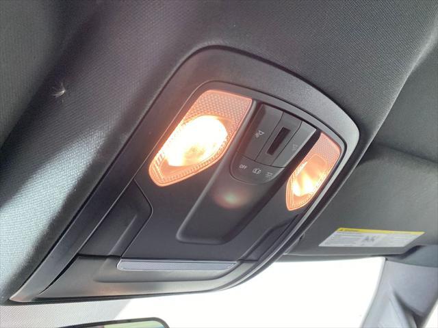 Photo of 2022 Bright White Clearcoat RAM 1500