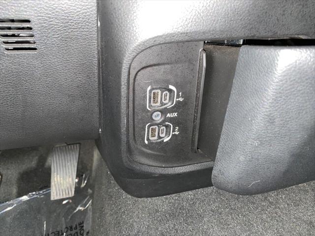 Photo of 2022 Bright White Clearcoat RAM 1500