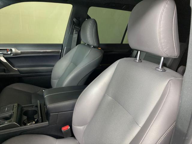 Photo of 2023 Eminent White Pearl Lexus GX 460