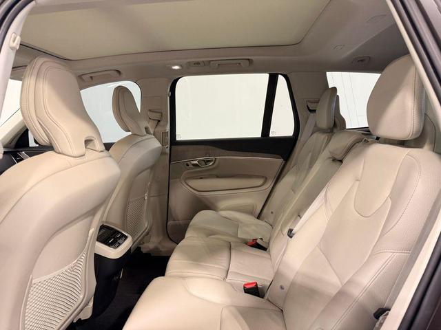 Photo of 2024 Platinum Grey Metallic Volvo XC90