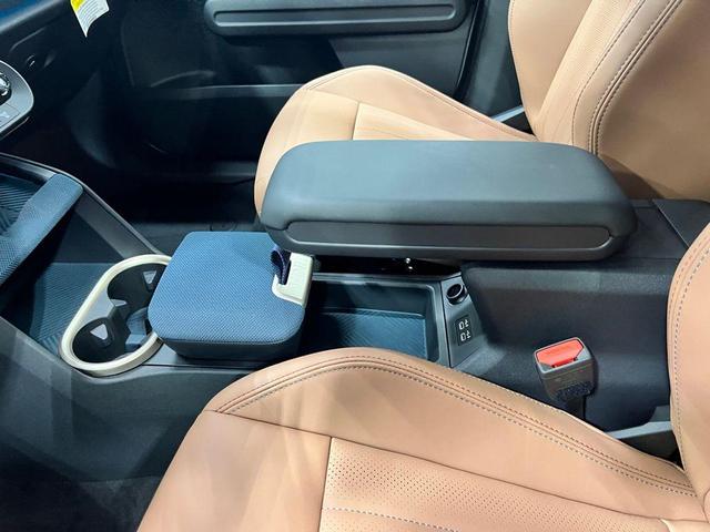 Photo of 2025 Melting Silver III Metallic MINI Countryman