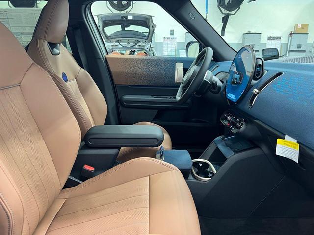 Photo of 2025 Melting Silver III Metallic MINI Countryman
