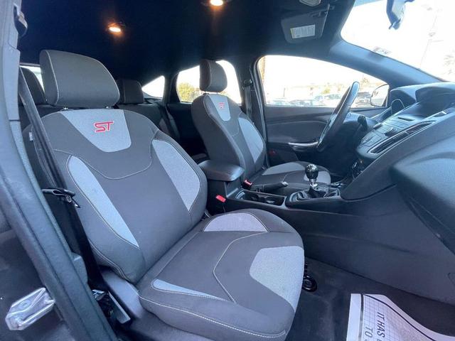 Photo of 2015 Magnetic Ford Focus ST