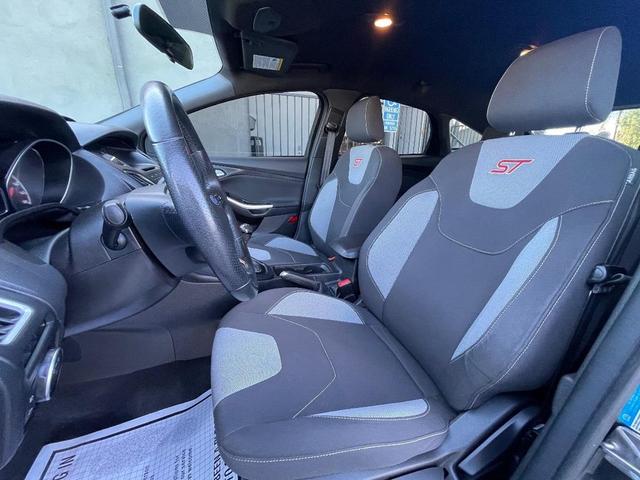 Photo of 2015 Magnetic Ford Focus ST
