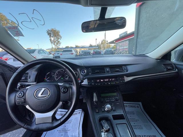 Photo of 2015 Nebula Gray Pearl Lexus CT 200h