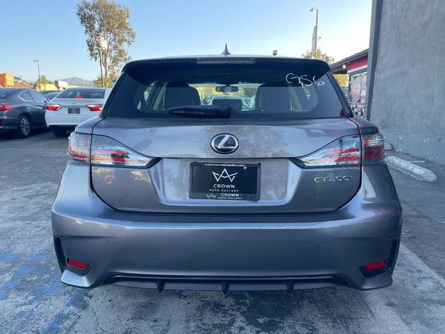 Photo of 2015 Nebula Gray Pearl Lexus CT 200h