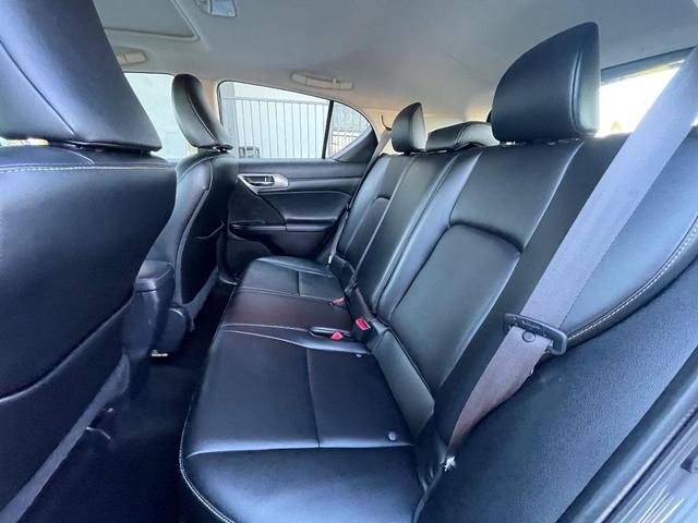 Photo of 2015 Nebula Gray Pearl Lexus CT 200h