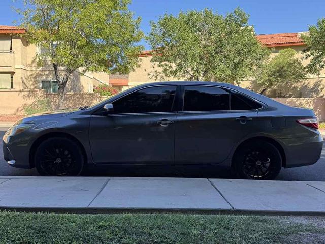 Photo of 2015 Predawn Gray Mica Toyota Camry