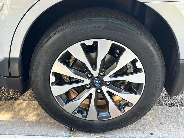 Photo of 2017 Ice Silver Metallic Subaru Outback