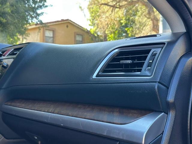 Photo of 2017 Ice Silver Metallic Subaru Outback