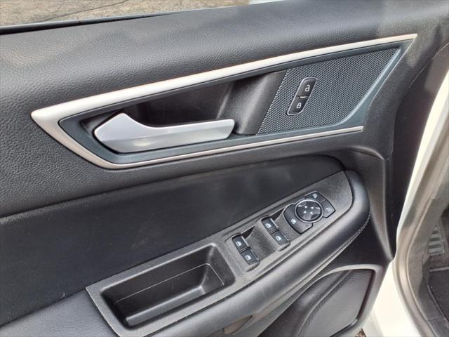Photo of 2024 White Ford Edge
