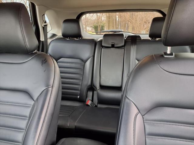 Photo of 2024 White Ford Edge