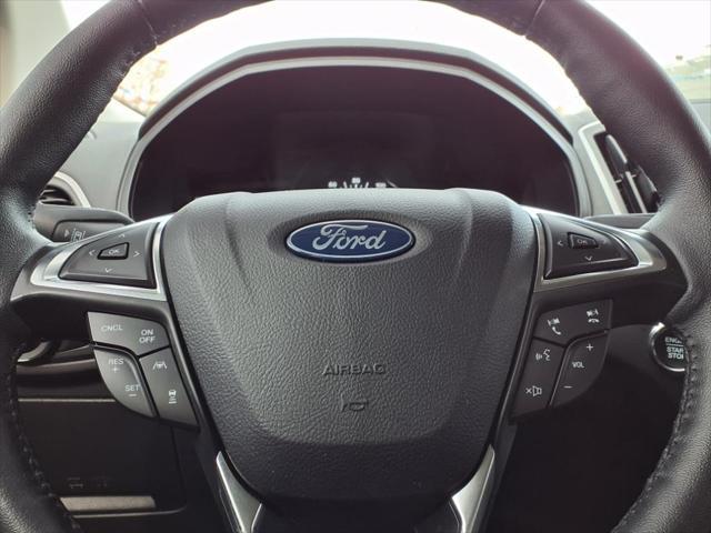 Photo of 2024 White Ford Edge